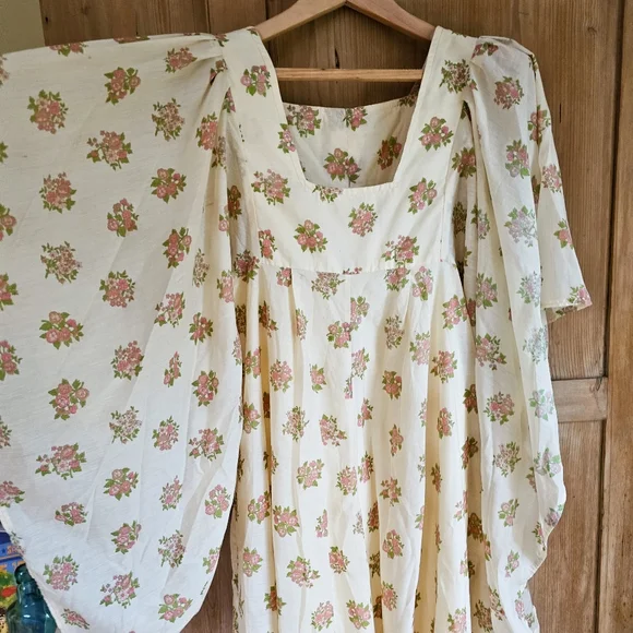 Vintage 1970s cream maxi floral angel wing dress | Boho Regency Hippie | XS - Picture 3 of 4